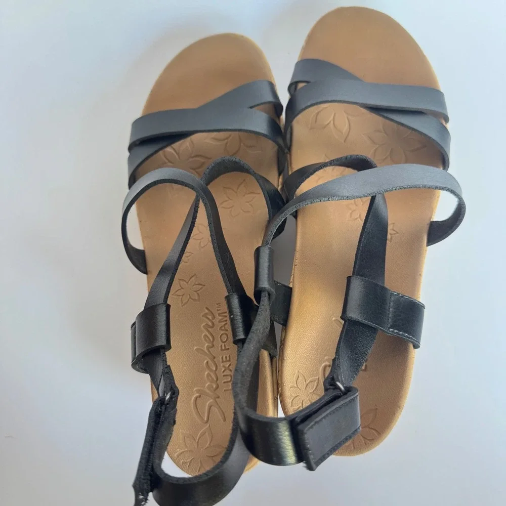 Skechers Luxe Foam Black Wedge Sandals Adjustable‎ Strap Comfortable Shoes Sz 10
